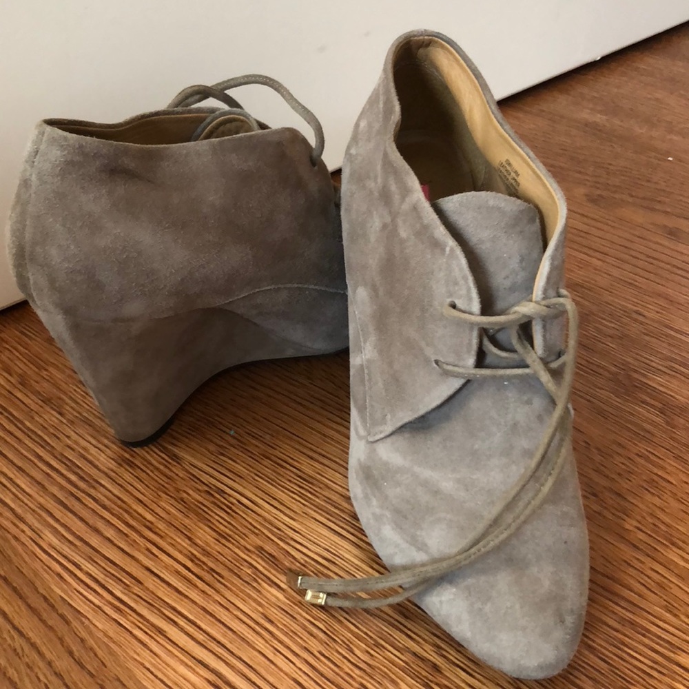 Issac Mizrahi Tie up wedges